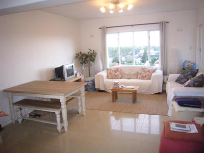 Apartment / Flat For Sale in Kenilworth, Cape Town 