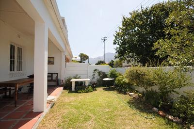 Cottage For Sale in Kenilworth, Cape Town