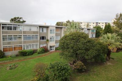 Apartment / Flat For Sale in Claremont, Cape Town
