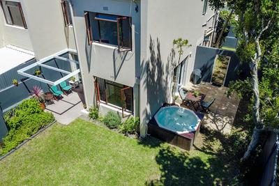 Townhouse For Sale in Claremont, Cape Town