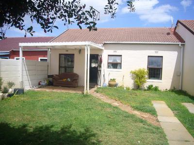 Cottage For Sale in Southfield, Cape Town