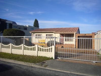 House For Sale in Crawford, Cape Town