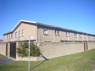 Townhouse For Sale in Plumstead, Cape Town
