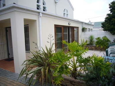 Duplex For Sale in Kenilworth, Cape  Town