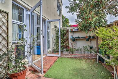 Duplex For Sale in Claremont, Cape Town