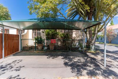 Cottage For Sale in Harfield Village, Cape Town